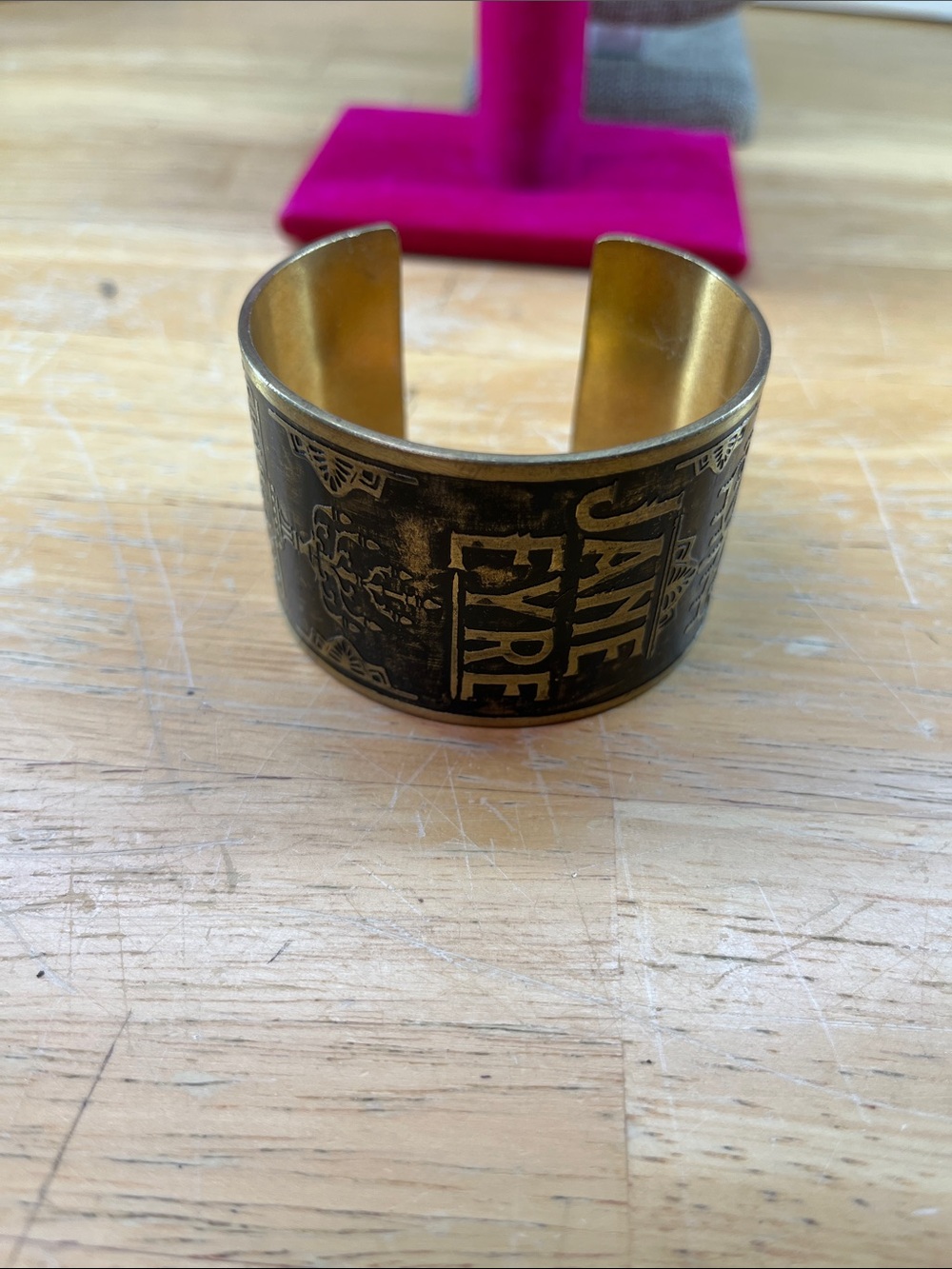Jane Eyre Charlotte Brontë Brass Cuff Bracelet in Antique Gold - Picture 6 of 9